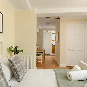 Cosy Dean Village Apartment Edinburgh